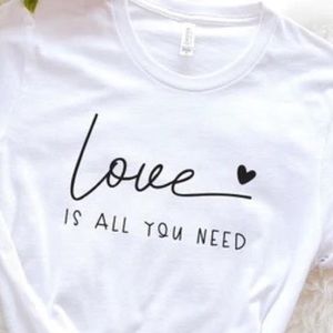 - - Cute 🥰 Women 👕 t-shirt